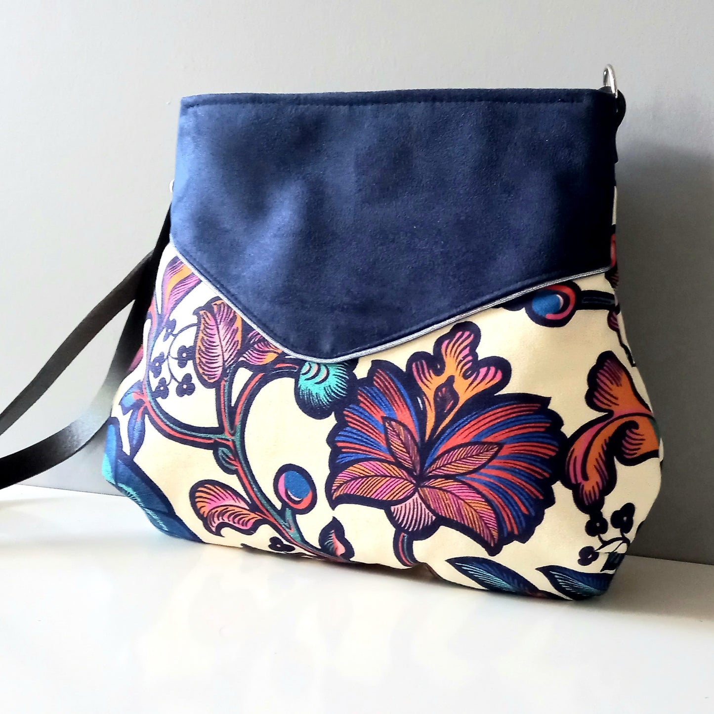 Sac Poire blanc fleurs indiennes