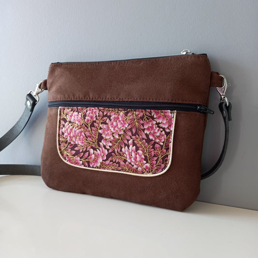 Sac Musette marron fleurs roses