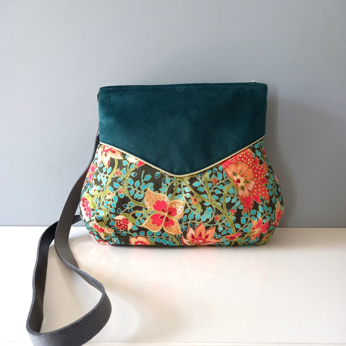 Sac Poire velours vert et fleurs japonaises